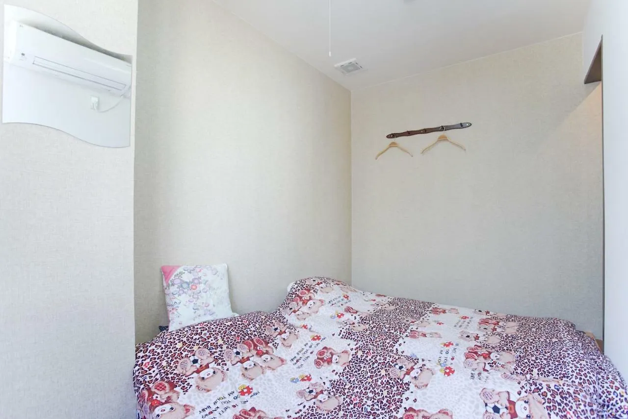 Apartment Gu Freedom Home Osaka