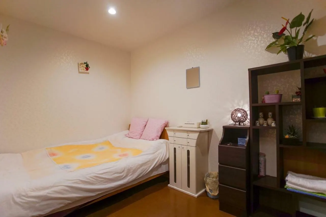 Gu Freedom Home Osaka 0*,  Japan